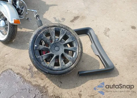 2022 Tesla Model Y Performance Dual Motor All-Wheel Drive from USA, damaged, VIN 7SAYGDEF0NF545923